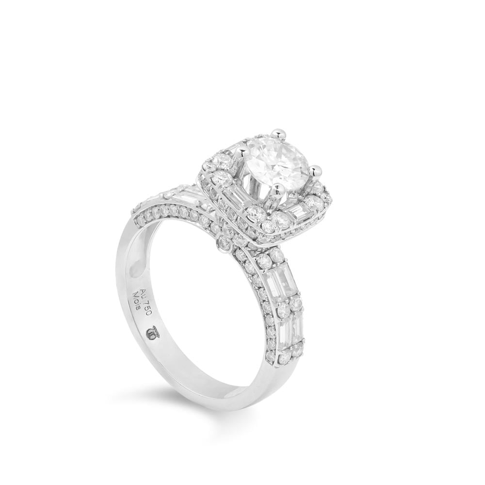 Tham khảo ngay 10 mẫu nhẫn cầu hôn vàng 18k đẹp nhất 2024 5 Nhẫn Cầu Hôn Little Square Halo 3069