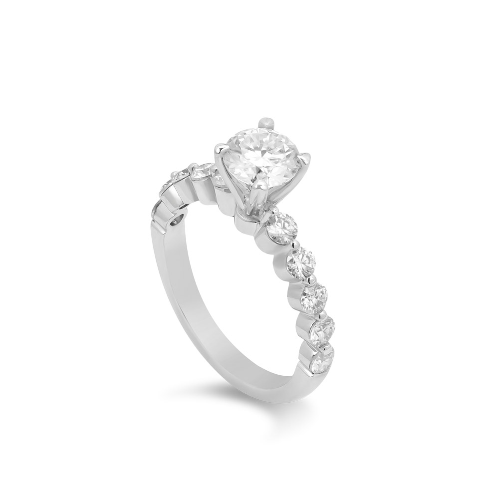 Tham khảo ngay 10 mẫu nhẫn cầu hôn vàng 18k đẹp nhất 2024 6 Nhẫn Cầu Hôn Minimalist Love 3545
