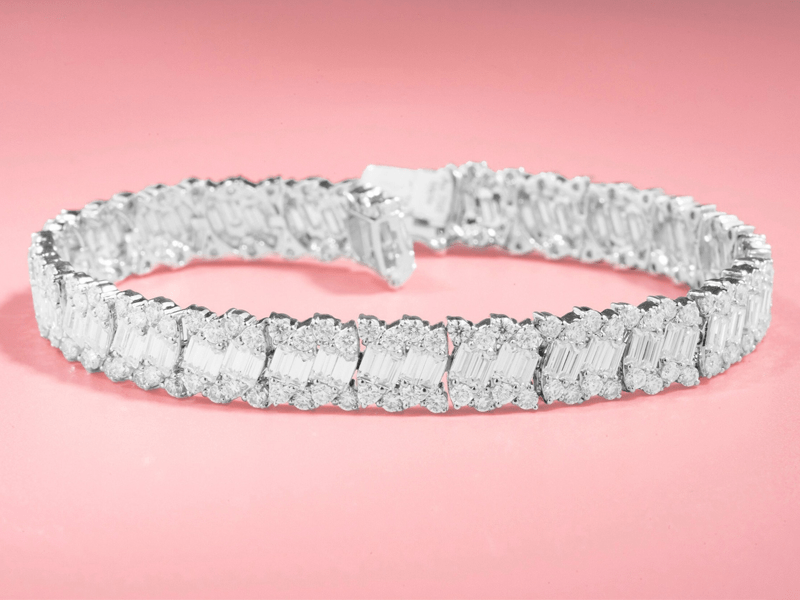 Lắc vàng 18k sang trọng, đẳng cấp cho quý cô hiện đại 1 Lắc vàng 18k sang trọng, đẳng cấp cho quý cô hiện đại