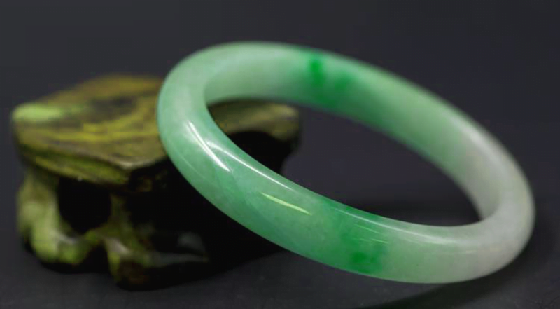 Phong thủy đá quý: Khái niệm và các loại đá phong thủy phổ biến 5 Ngọc phỉ thúy